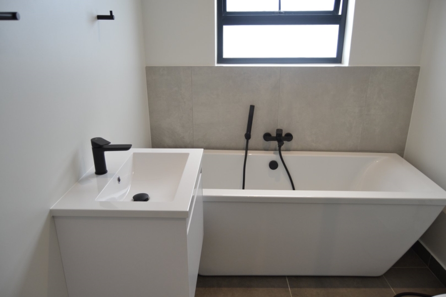 3 Bedroom Property for Sale in Somerset Lakes Western Cape